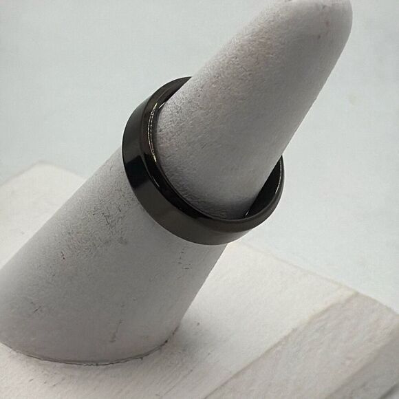 Brand New!! Size 7 Stainless steel plated beveled edge band - Picture 2 of 4